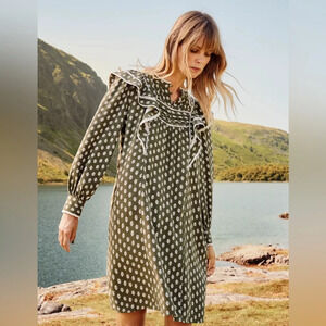 PER UNA Leaf Print Pintuck Knee Length Shift Dress| Marks and Spencer India